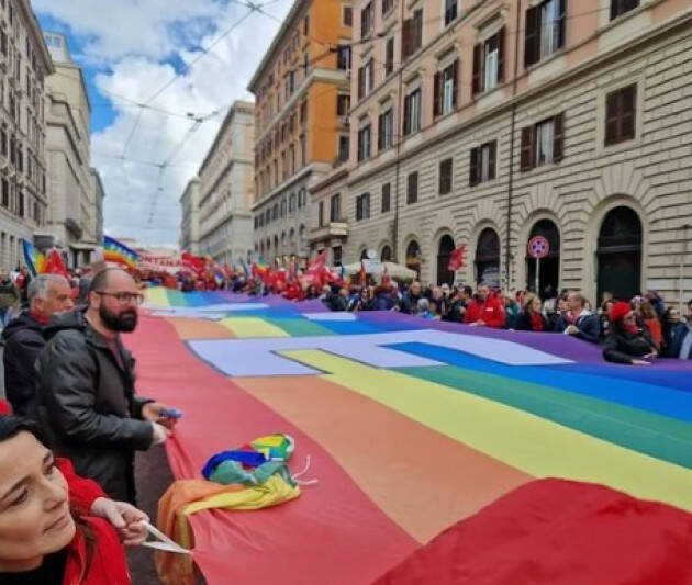 Manifestazione Cessate il fuoco a Gaza La Cgil di Cremona presente 