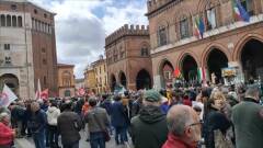Cremona 25 aprile 2024 nel corteo e nella piazza  molti cittadini  democratici ed antifascisti