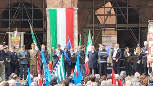 Cremona 25 aprile 2024 nel corteo e nella piazza  molti cittadini  democratici ed antifascisti