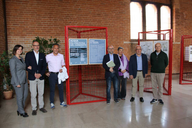 Scuola (CR) Da oggi al 10 maggio 2024 in Sala Albardieri Acqua più preziosa del diamante