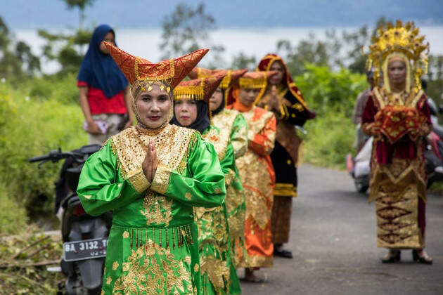 Crema Videoproiezione WEST SUMATRA E MENTAWAI  Acqua,terra,tradizioni ed emozioni