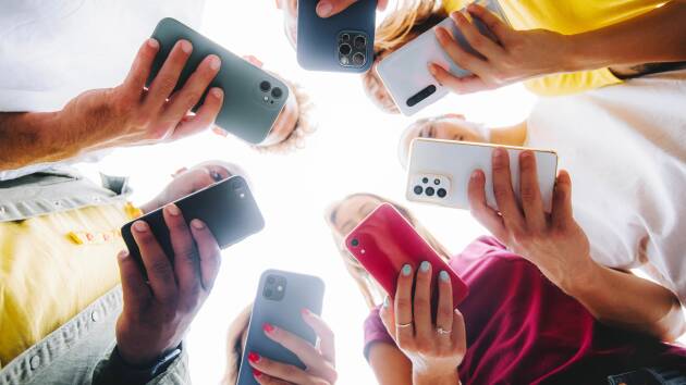 ASST CREMONA LA VITA ON LINE LE DIPENDENZE DIGITALI NELL'ADOLESCENZA