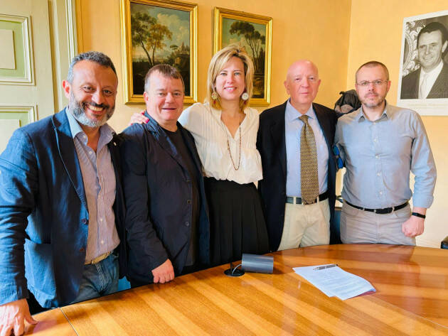 ANZIANI FIRMATO L’ACCORDO TRA COMUNE E PRIVATI PER 'BERGAMO CARE'