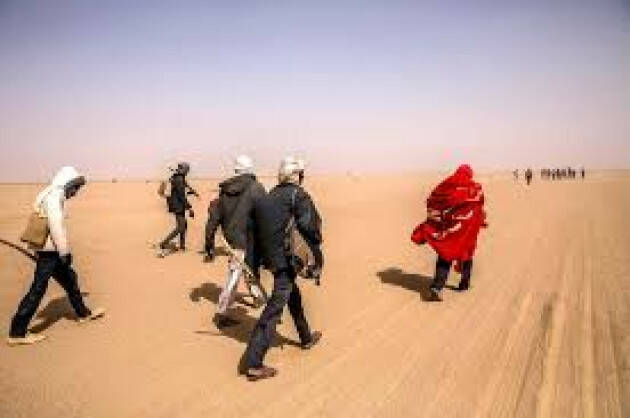 (CR) Pianeta Migranti. Gli angeli del Sahara che salvano i migranti