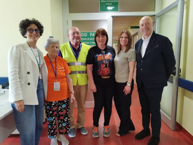 ASST CREMONA  COME POSSO AIUTARLA? I VOLONTARI DI 'SIAMO NOI' 