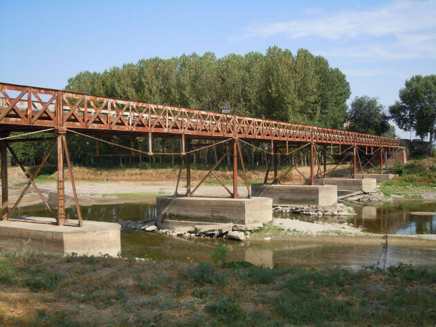 Il ponte di Calvatone sarà abbattuto per fare posto ad una struttura provvisoria