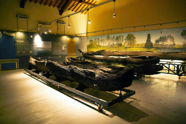 Crema  Proiezione filmato piroga restaurato dall'Inner Wheel