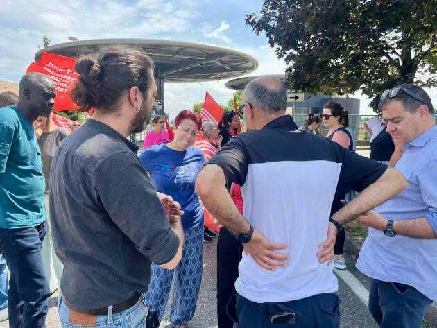 AVS: Solidarietà al presidio Intercos di Dovera