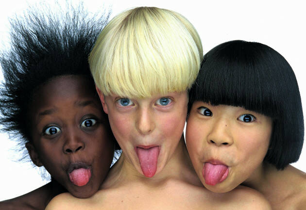  Scuola AL POLITECNICO DI TORINO NASCE L’ARCHIVIO DI OLIVIERO TOSCANI