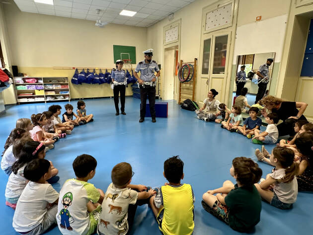 Scuola (BS) OLTRE MILLE BAMBINI DELL’ASILO A SCUOLA DI LEGALITÀ 