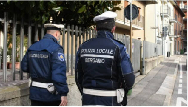 Bergamo PUBBLICATO IL BANDO DI CONCORSO PER ASSUNZIONE 8 AGENTI POLIZIA LOCALE