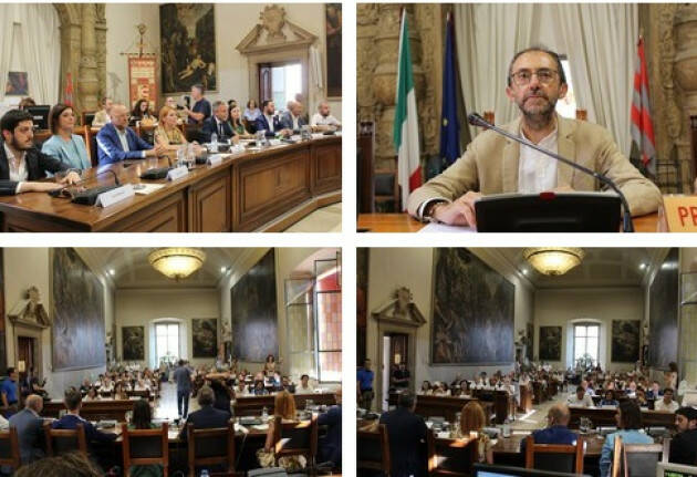 (CR) Insediato nuovo Consiglio comunale,  Andrea Virgilio ha prestato giuramento