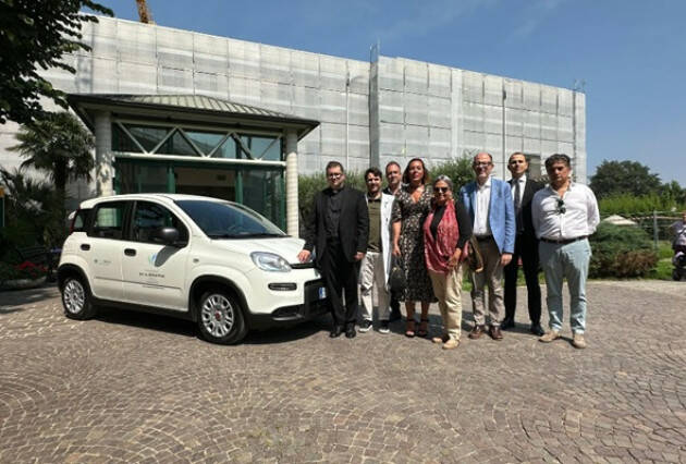 CASTELVERDE PRESENTATA E BENEDETTA UNA NUOVA FIAT PANDA HYBRID