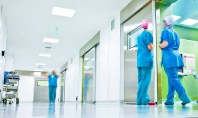 Sanità: Sereni (Pd), Al fianco di infermieri e personale sanitario 