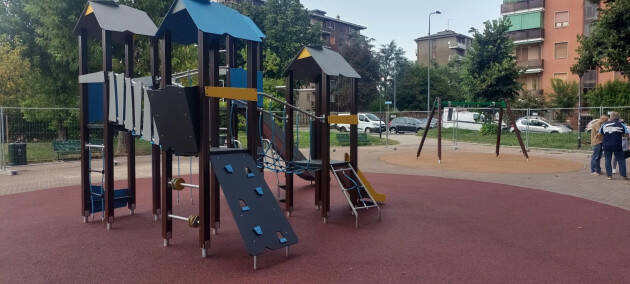 VERDE. ZONE GIOCHI, FITNESS E NUOVI ARREDI URBANI 