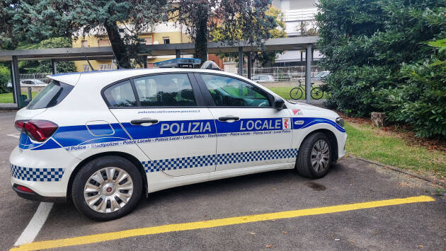 (PC) Postino derubato dello scooter per le consegne, ritrovato dalla Polizia Locale.
