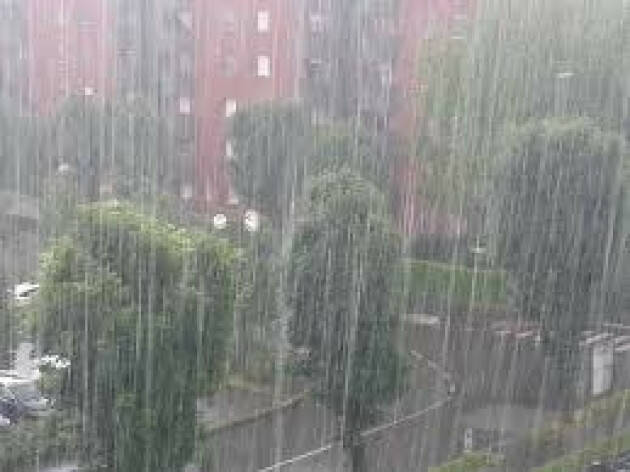 (MI) MALTEMPO. ALLERTA METEO GIALLA PER TEMPORALI DALLA MEZZANOTTE