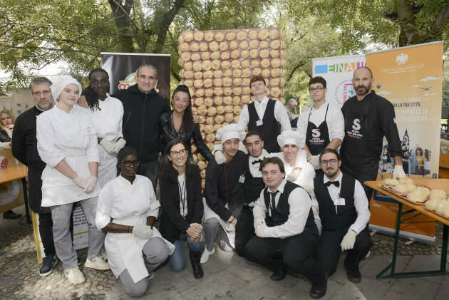 LE CHICCHE CREMONESI: LA STELE DI ROSETTE E IL GELATO AL SALAME 