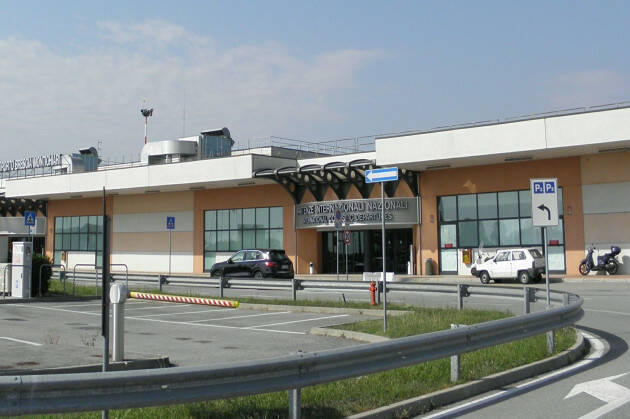 Aeroporto Montichiari, Pollini (M5s): «Stop al transito d’armi dallo scalo civile 