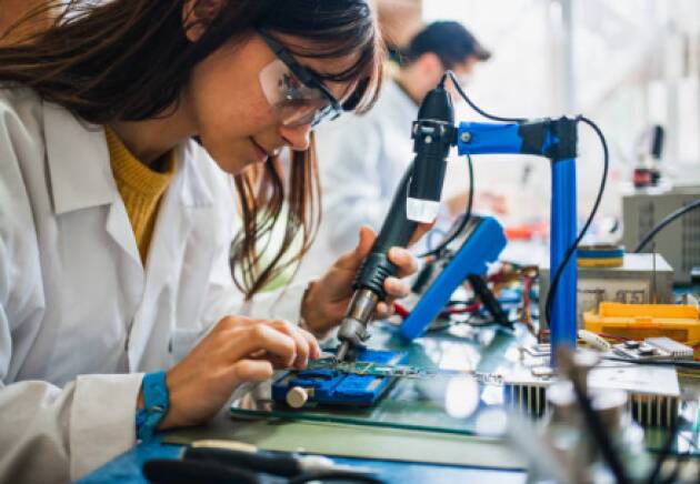 Scuola Milano  RIPARTE GIRLS CODE IT BETTER