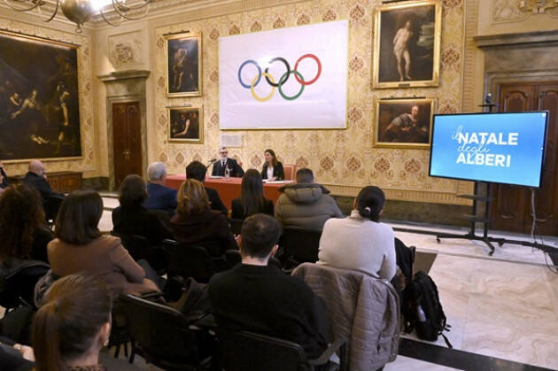 NATALE A MILANO 2024. VENTISETTE  ALBERI PER LE FESTIVITÀ NATALIZIE