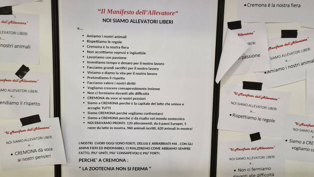 ALLEVATORI IN PROTESTA PER LIMITAZIONI  PARTECIPAZIONE VACCHE  FIERA  DI CREMONA