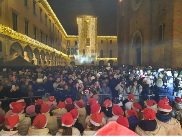 Cari amici della Pro Loco il Natale è ufficialmente arrivato a Crema!