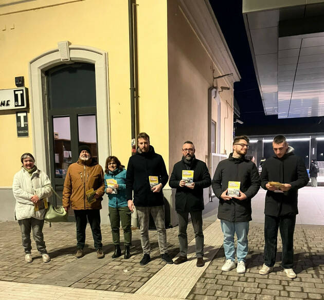 PD Crema Volantinaggio alla stazione ferroviaria