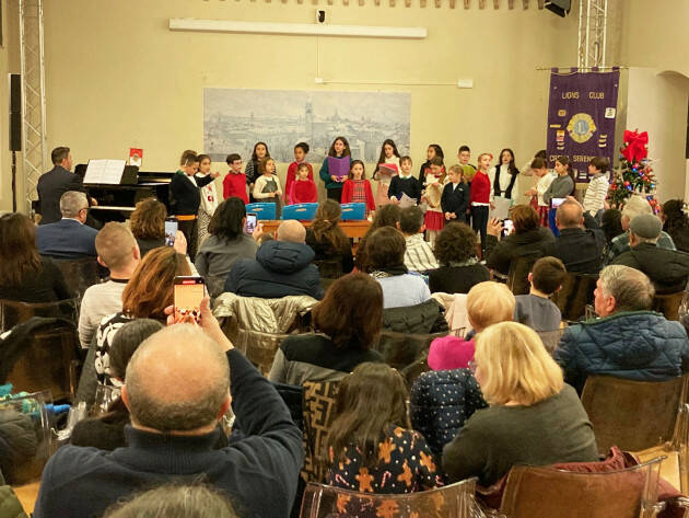 La donazione dei Lions Club Crema Serenissima all’Istituto Folcioni