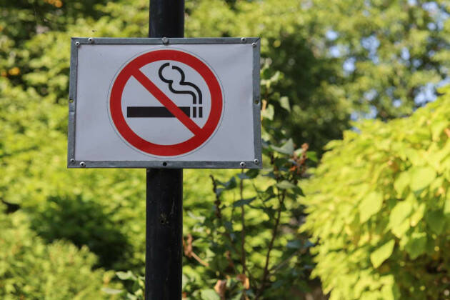 (MI) AMBIENTE. DAL 1° GENNAIO DIVIETO DI FUMO ESTESO A TUTTE LE AREE PUBBLICHE ALL’APERTO