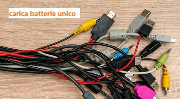 ADUC Caricabatterie unico dal 28 dicembre. Denunciare le inadempienze