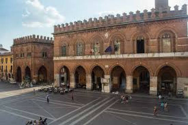 (CR) Salette di rappresentanza di Palazzo Comunale, una denominazione a episodi 
