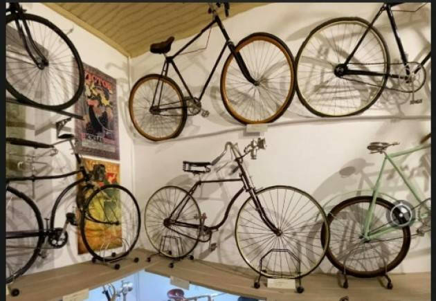 Collezioni Alfredo Azzini di Soresina in mostra Bicicletta e motocicletta a Chiasso