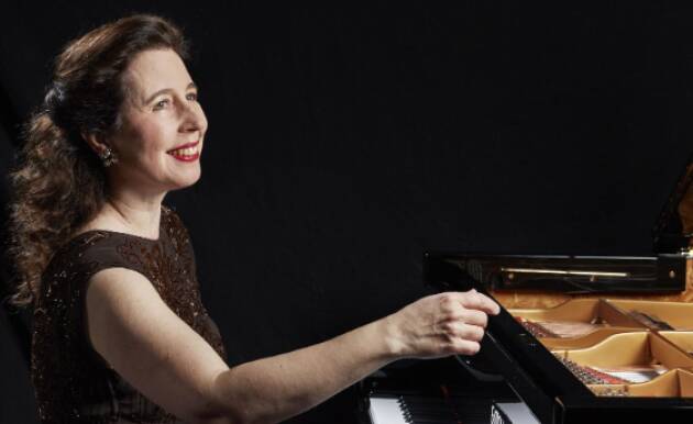 (CR) MDCV STRADIVARIfestival – Il Pianoforte Angela Hewitt interpreta le Variazioni Goldberg 