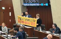 Bollette, bocciata mozione M5sd. Di Marco (M5s)