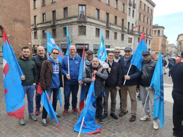 (CR) Con i lavoratori metalmeccanici in sciopero per il contratto | Gian Carlo Storti  (PD)