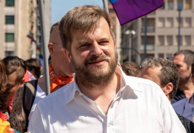 Sanità, Majorino (Pd): Meloni immobile su liste d'attesa butta soldi in Albania 