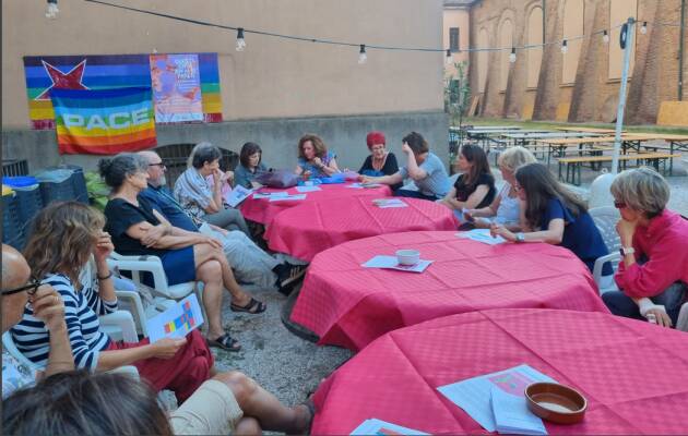 Donne DEM (CR) Conferenza Internazionale delle Donne per la Pace e contro la Violenza