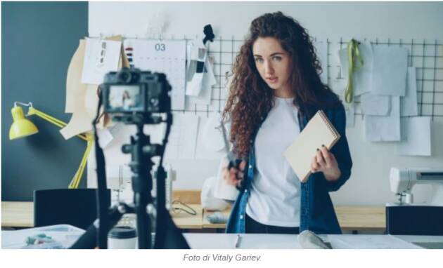 Zeus AGCOM vara il codice di condotta per gli influencer. 