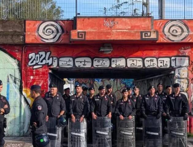 (MI) Sgomberato il 'Leoncavallo' L'ira del sindaco Sala e di altri
