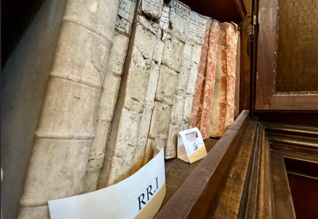 (PC) Biblioteca Passerini-Landi, al via l’intervento di depolveratura di 40mila volumi preziosi 