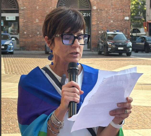 Cremona OLTRE 500 IN PIAZZA STRADIVARI PER FERMARE LA GUERRA A GAZA