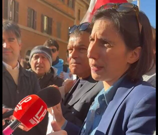 Elly Schlein in piazza a Roma alla manifestazione per Palestina Free (video)
