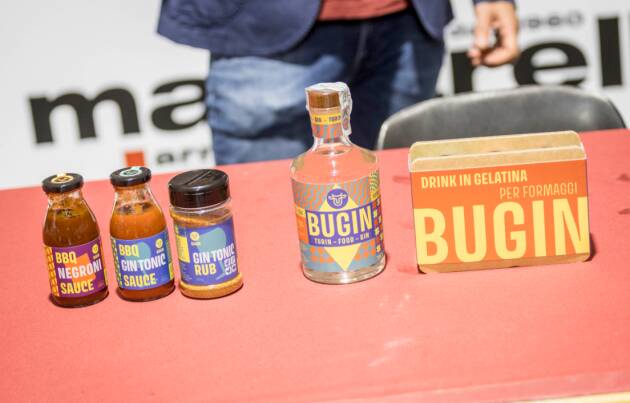 Cremona IL SALAME AL GIN CONQUISTA LA FESTA DEL SALAME