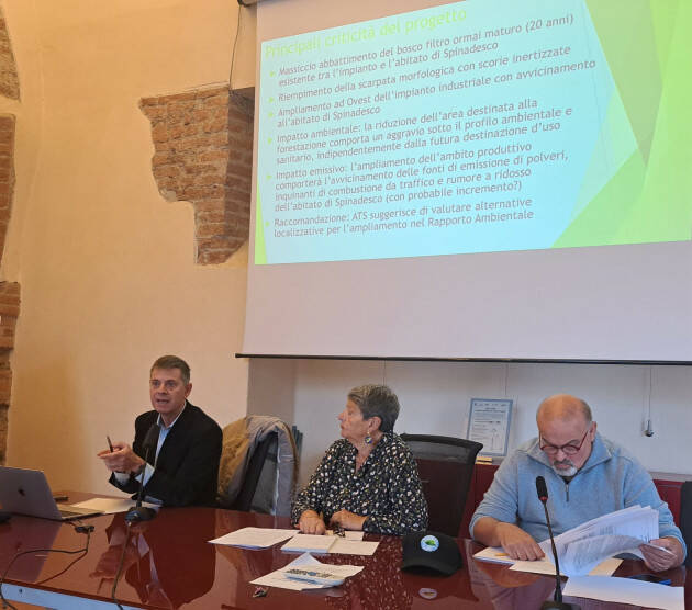 (CR) Nuovo parco rottami dell'acciaieria Arvedi.Molti cittadini alla conferenza stampa