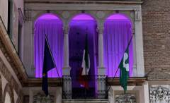 Crema si illumina di rosa per la lotta contro il tumore al seno