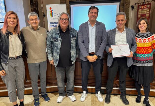 (CR) All’Associazione 'La Città dell’Uomo' un mezzo per la mobilità garantita