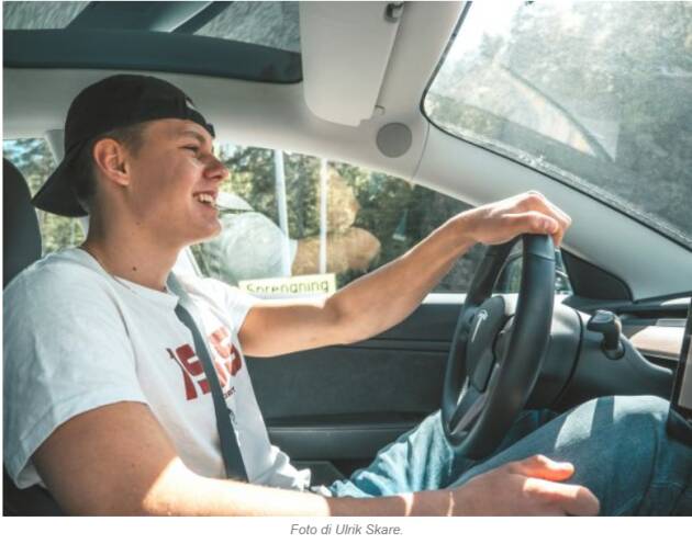 Zeus Patente a 17 anni ma accompagnati: la riforma UE dal 2029