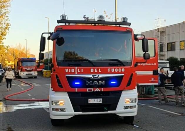 (Crema) Incendio distrugge le luminarie natalizie