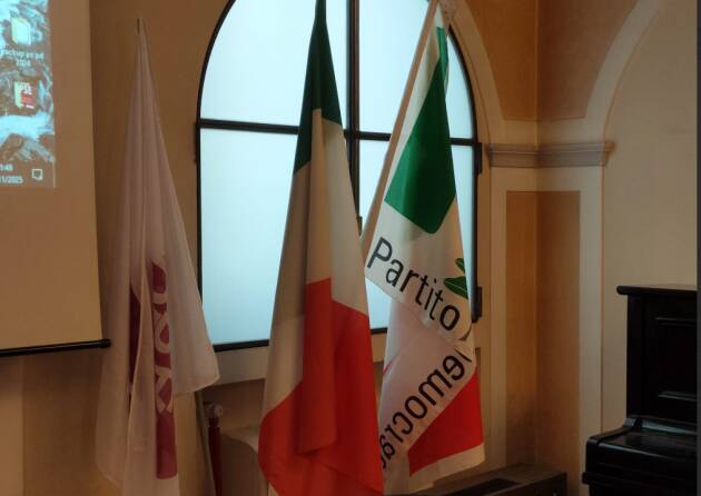 (CR) INSTALLATA MOSTRA FOTOGRAFICA SU 'ENRICO BERLINGUER' 